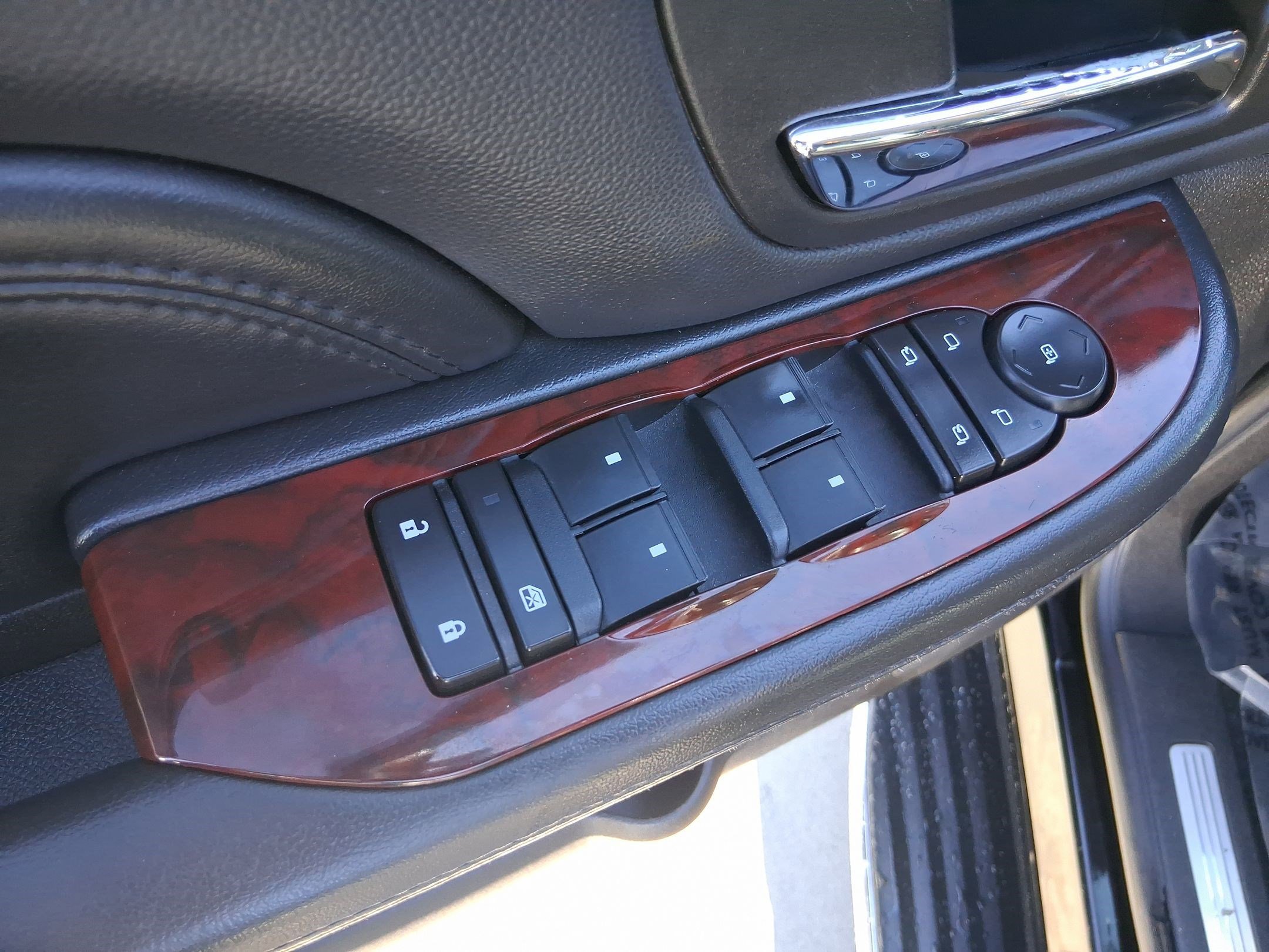 Used 2008 Cadillac Escalade EXT AWD/4WD image 17