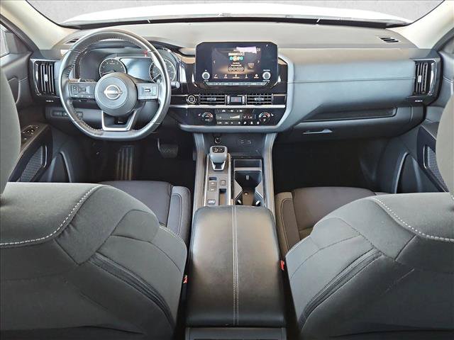 Used 2024 Nissan Pathfinder SV FWD image 17
