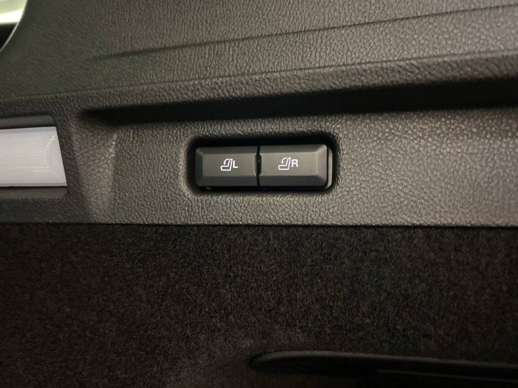 Used 2026 Lincoln Corsair Premiere image 35