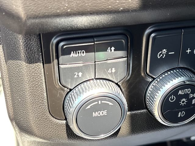 Used 2024 GMC Yukon SLT w/ Max Trailering Package AWD/4WD image 15