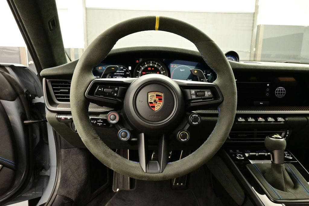 Certified 2025 Porsche 911 GT3 RS RWD image 8