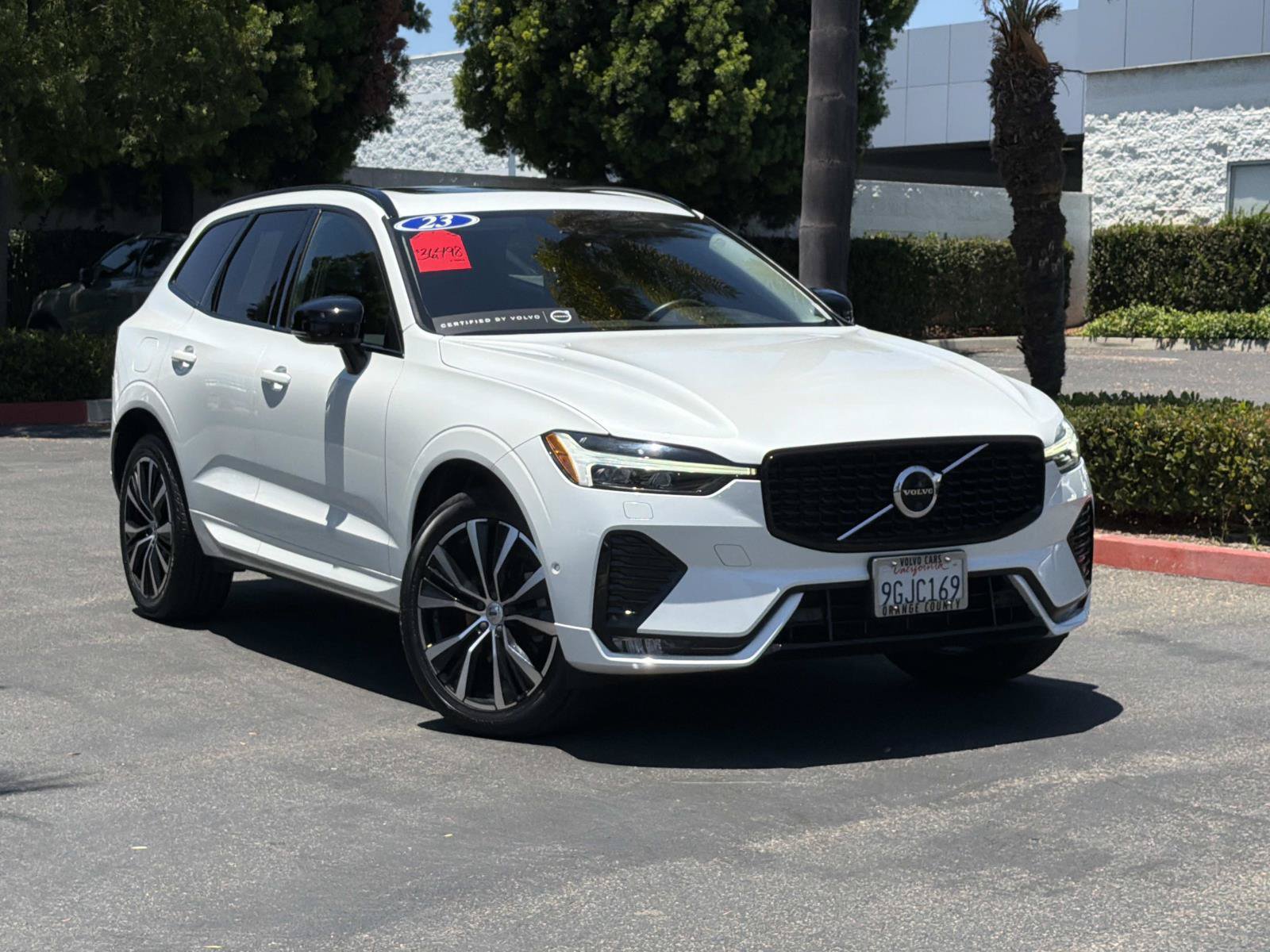 Certified 2023 Volvo XC60 B5 Plus AWD/4WD video 1