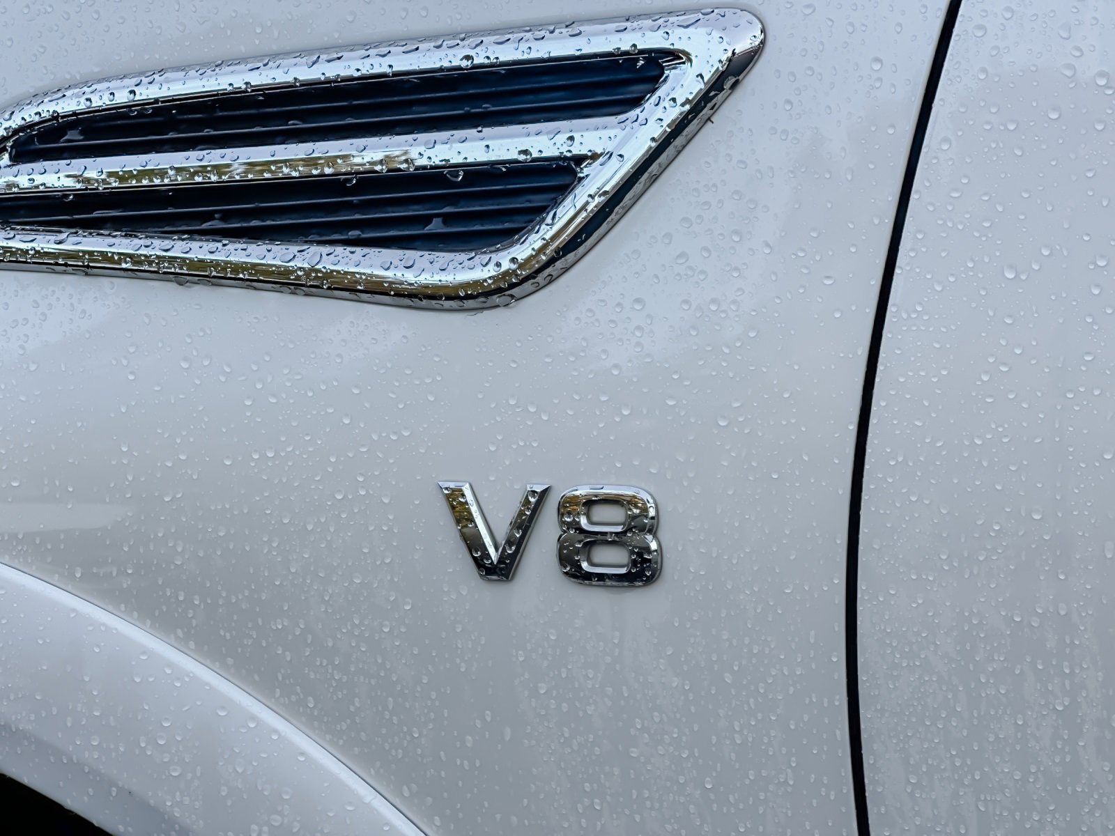 Used 2022 Nissan Armada SV w/ SV Appearance Package image 29