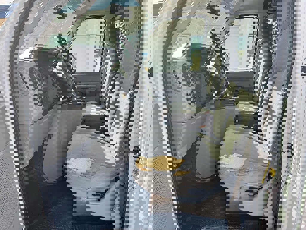 Used 2014 Ford E-250 and Econoline 250 w/ Power Group image 9