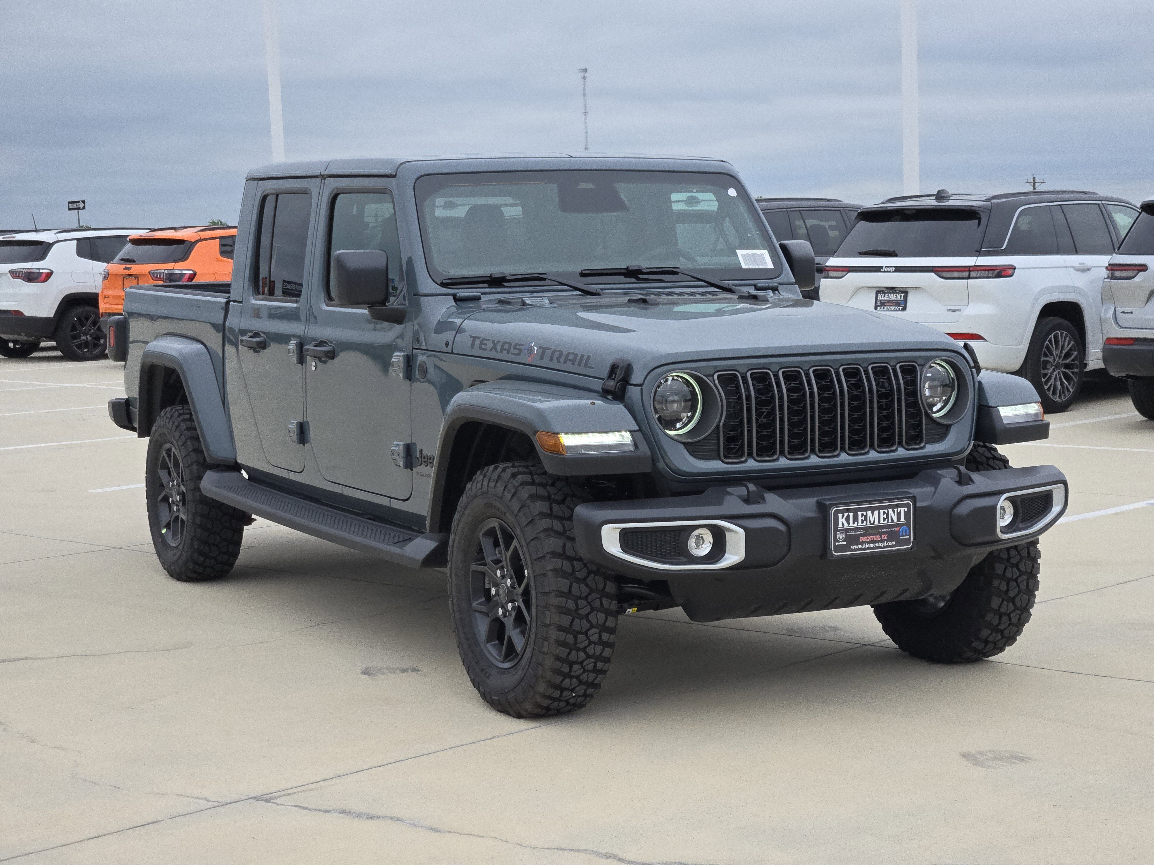 New 2026 Jeep Gladiator Sport AWD/4WD image 3