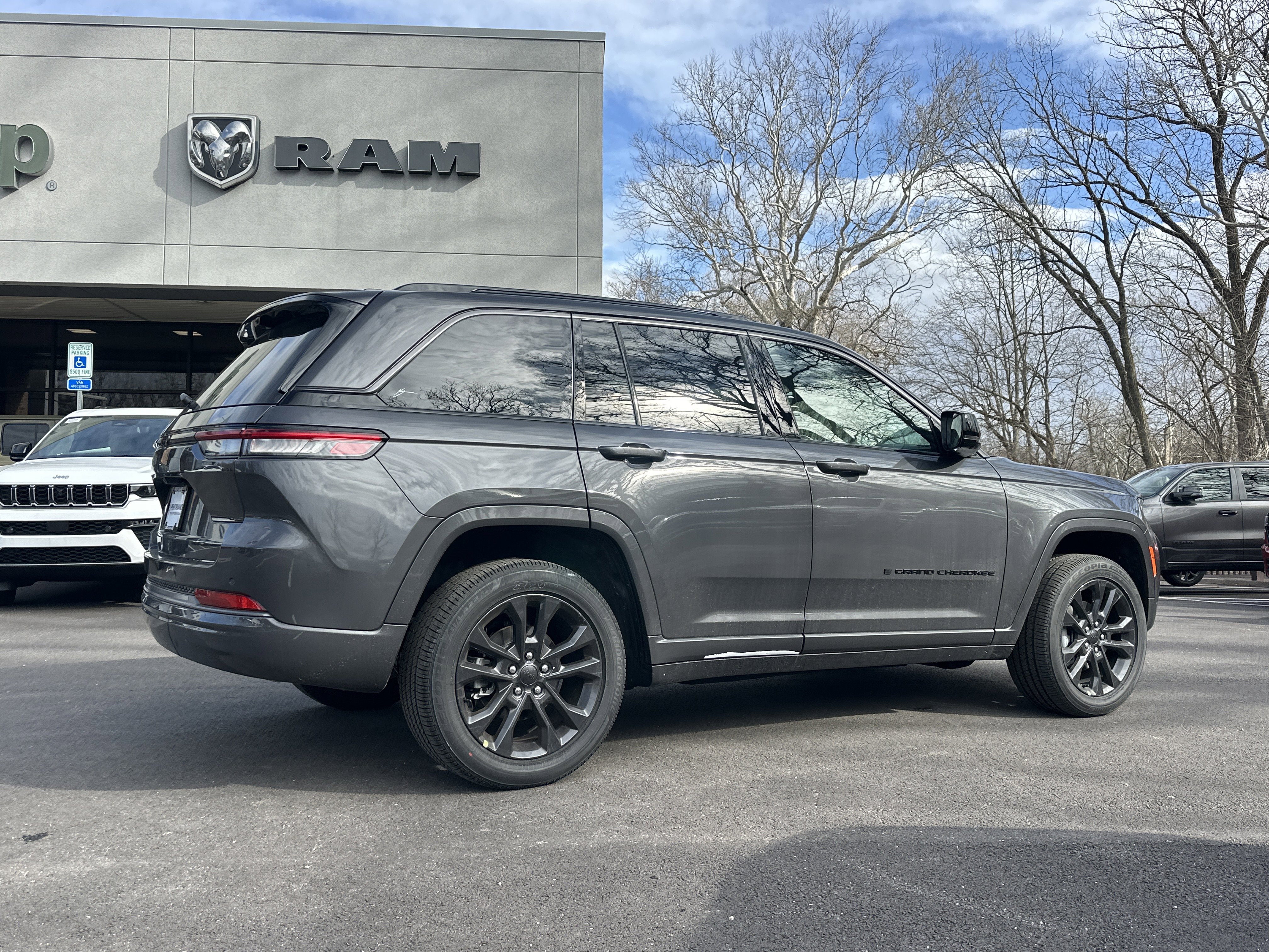 New 2026 Jeep Grand Cherokee Limited Reserve image 18
