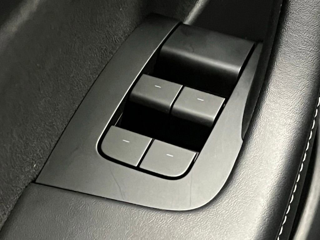 Used 2022 Tesla Model Y Performance image 14