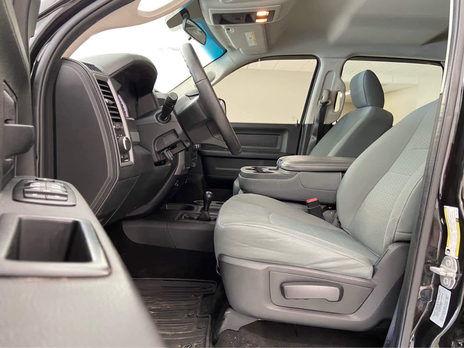 Used 2017 RAM 2500 Tradesman w/ Chrome Appearance Group image 13