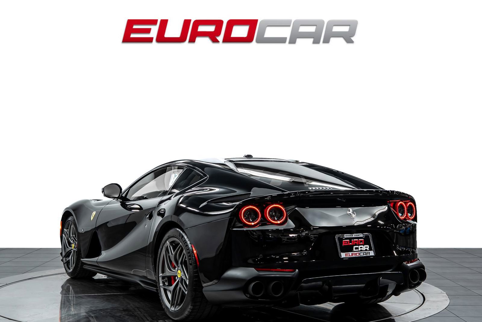 Used 2020 Ferrari 812 Superfast RWD image 3