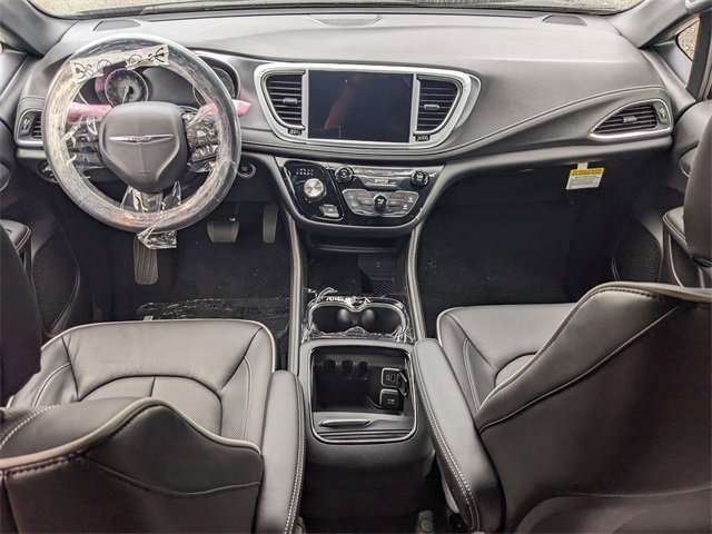 New 2026 Chrysler Pacifica Limited image 14