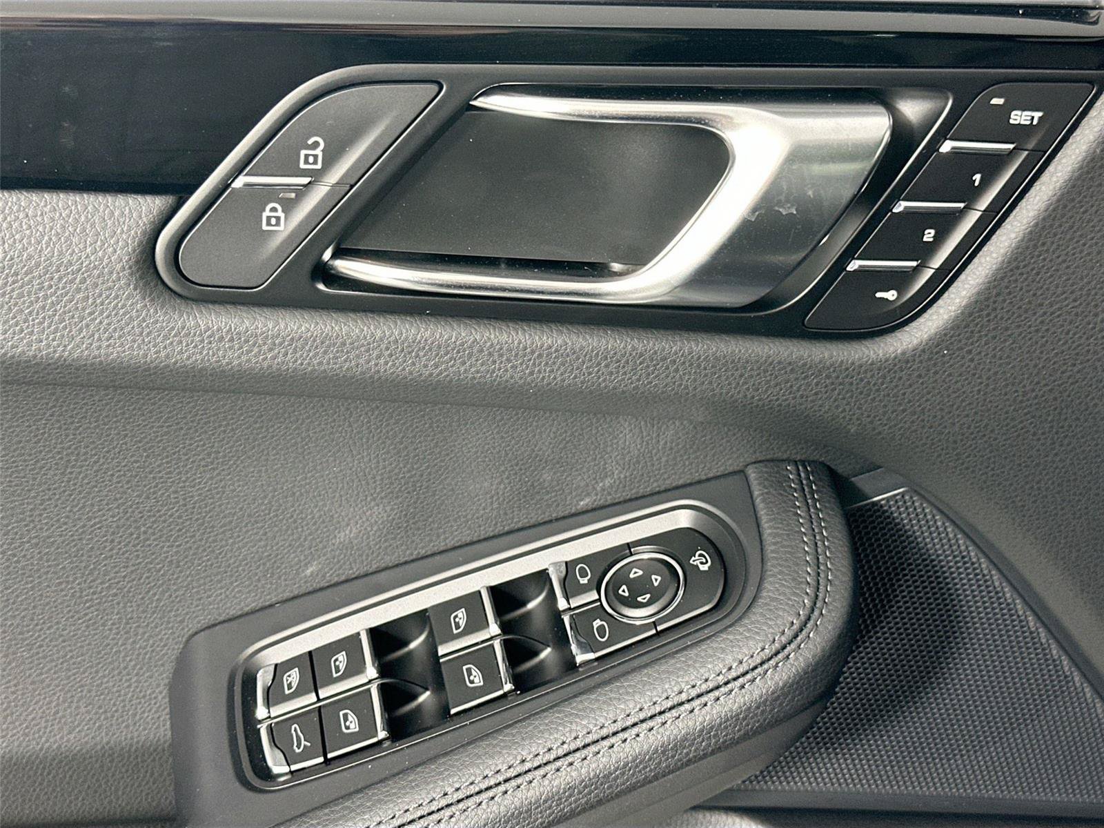 Certified 2026 Porsche Macan Turbo AWD/4WD image 31