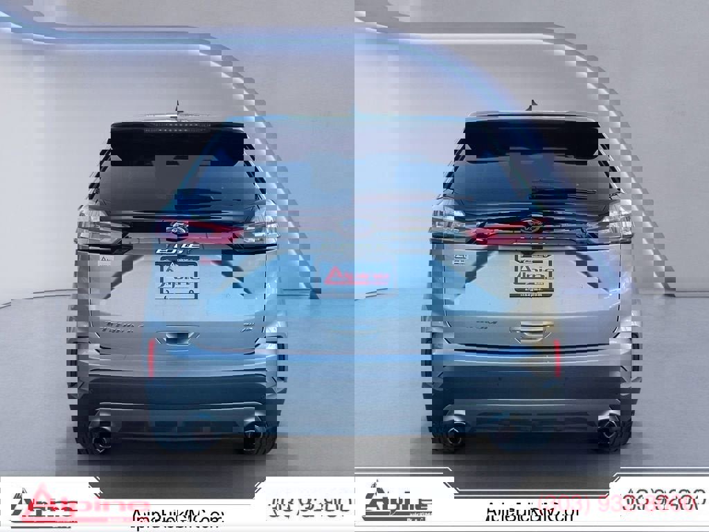 Used 2024 Ford Edge Titanium image 4