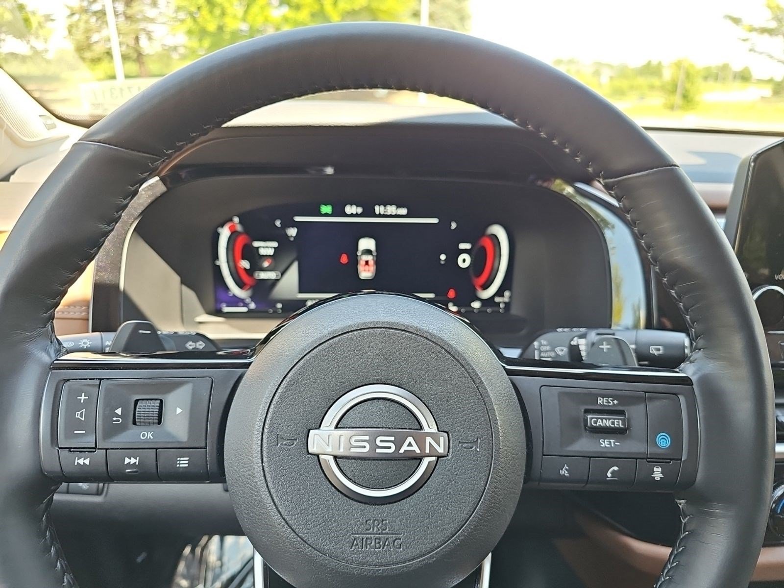 Used 2024 Nissan Pathfinder Platinum AWD/4WD image 23