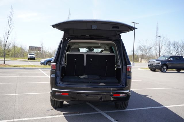 Used 2024 Jeep Wagoneer 4WD w/ Premium Group I image 18