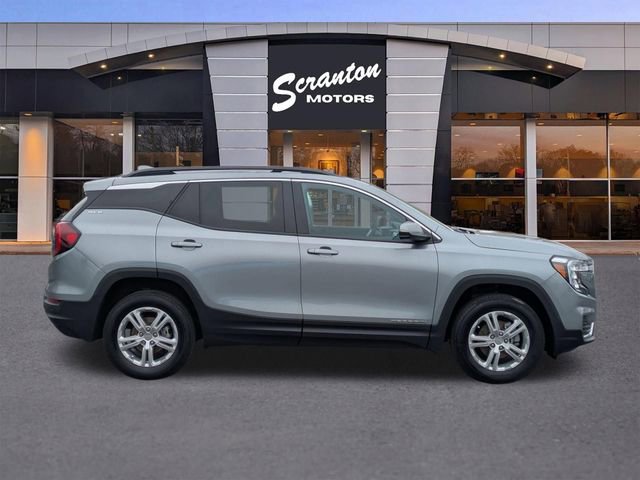 Used 2024 GMC Terrain SLE w/ Driver Convenience Package image 6
