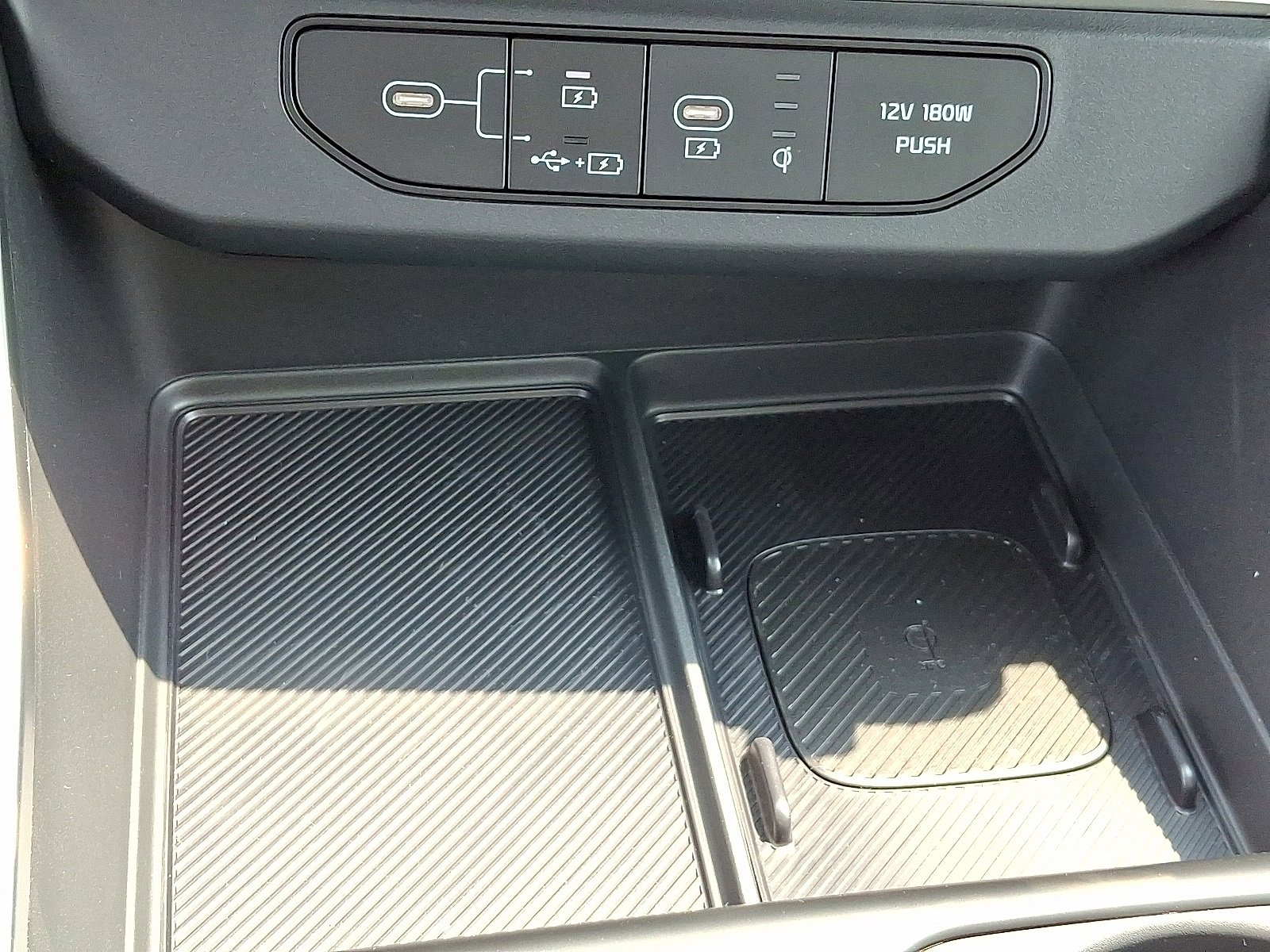 New 2025 Kia Carnival SX Prestige image 21