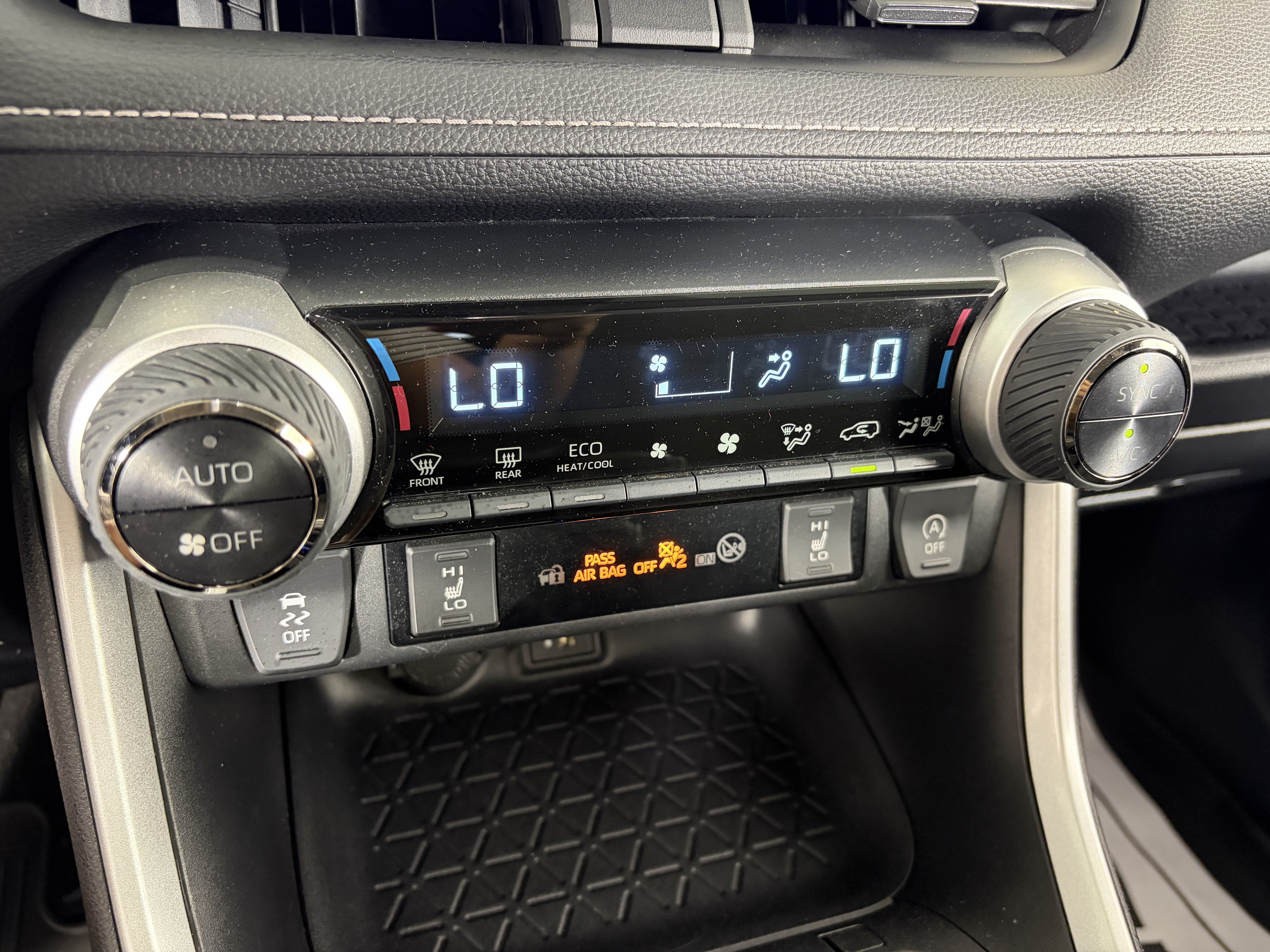 Used 2024 Toyota RAV4 XLE w/ Weather Package AWD/4WD image 21
