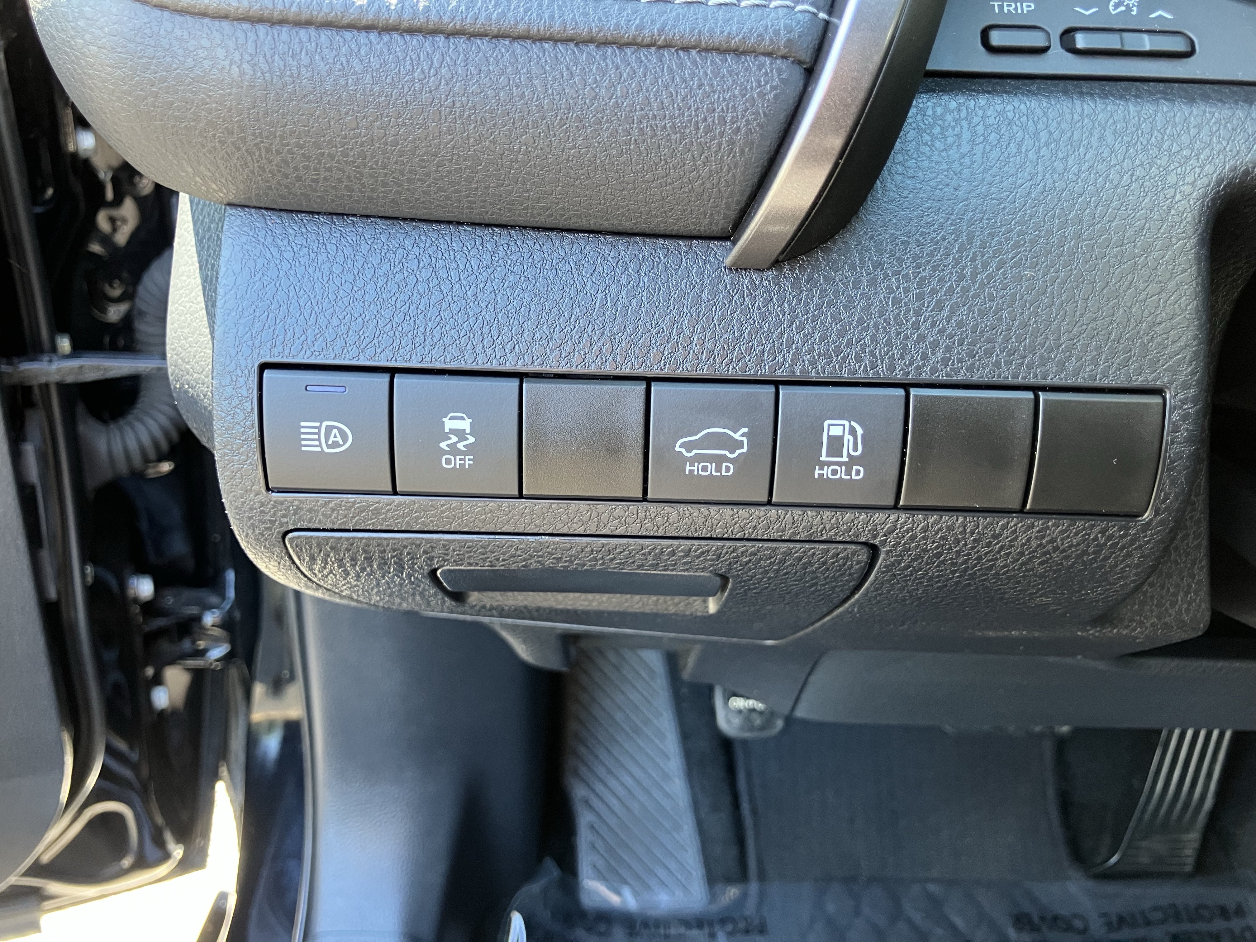 Used 2022 Toyota Camry SE FWD image 19