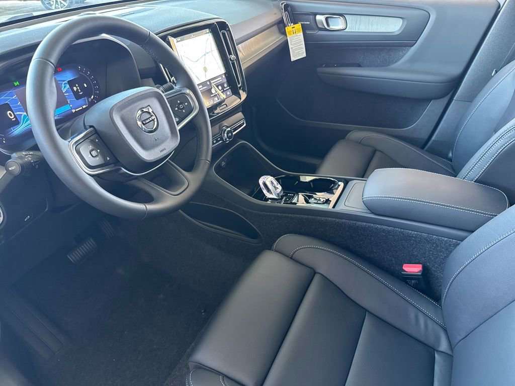 New 2026 Volvo XC40 B5 Plus w/ Climate Package image 9