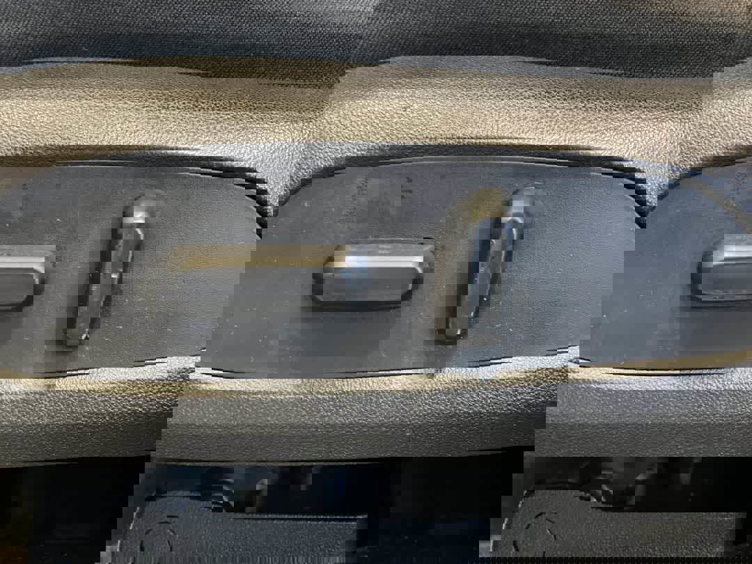 Used 2018 GMC Acadia SLE image 15