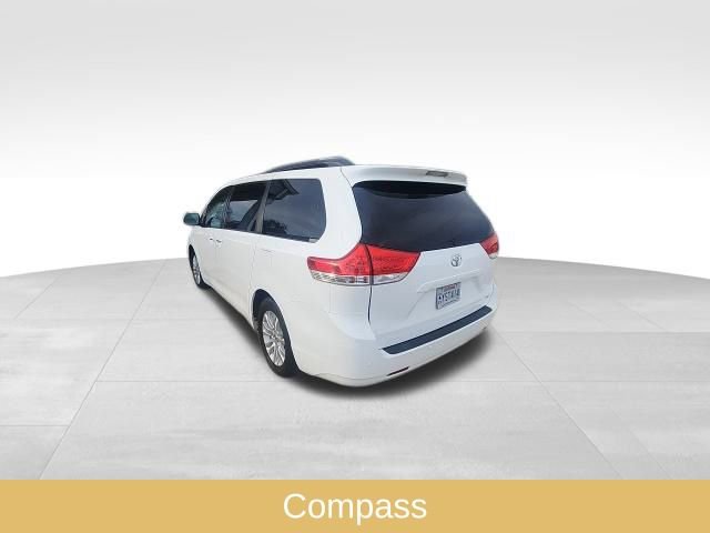 Used 2014 Toyota Sienna XLE image 23