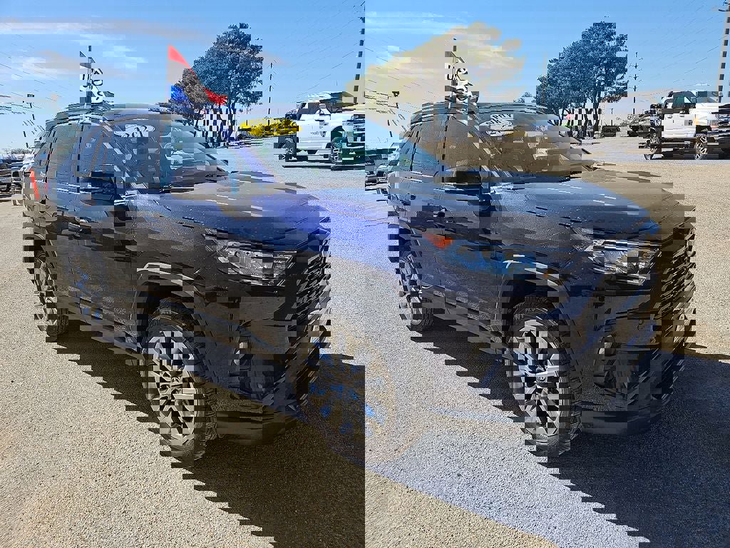 Used 2021 Toyota RAV4 XLE Premium image 10