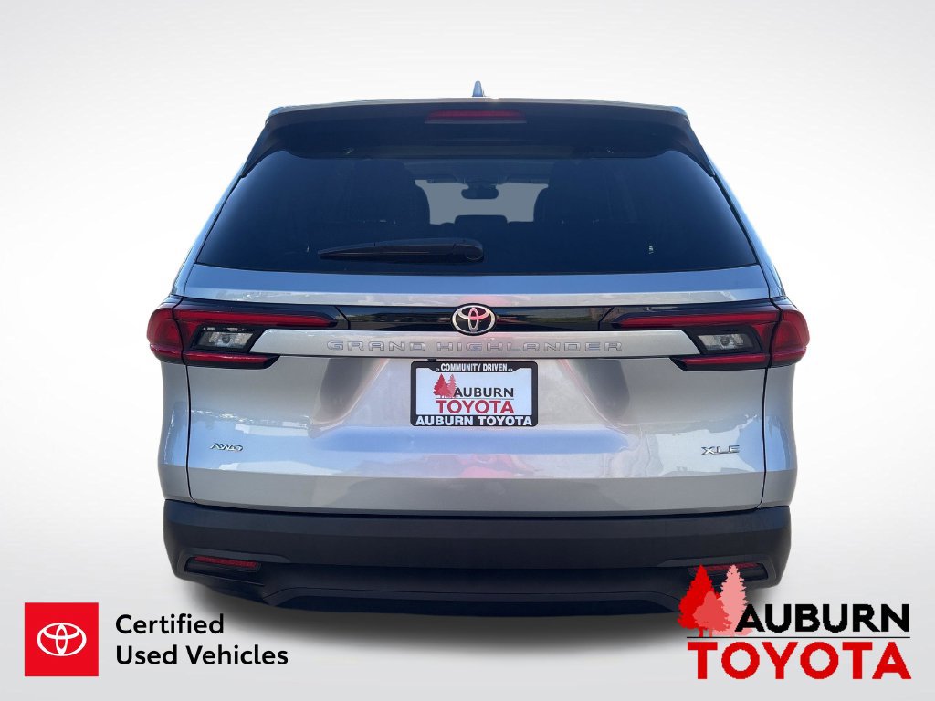 Used 2025 Toyota Grand Highlander AWD image 7