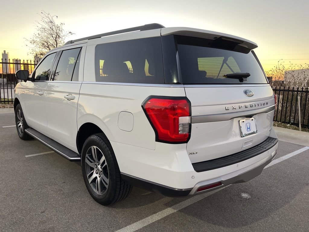 Used 2023 Ford Expedition Max XLT image 6
