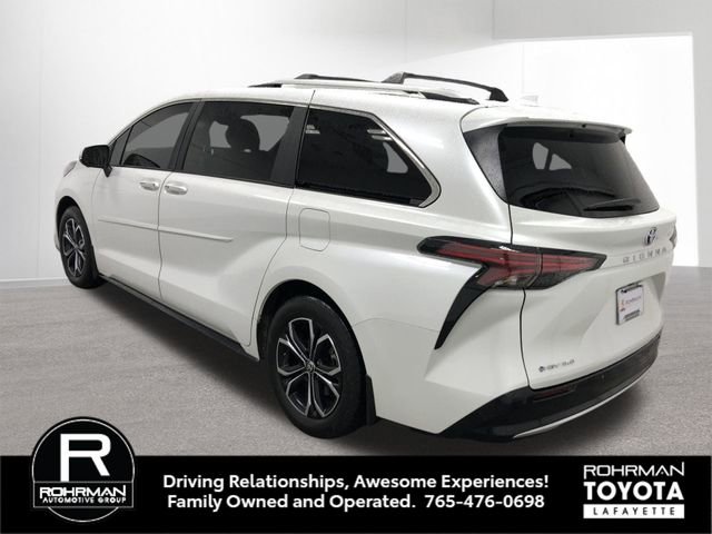 Used 2025 Toyota Sienna Platinum AWD/4WD image 5