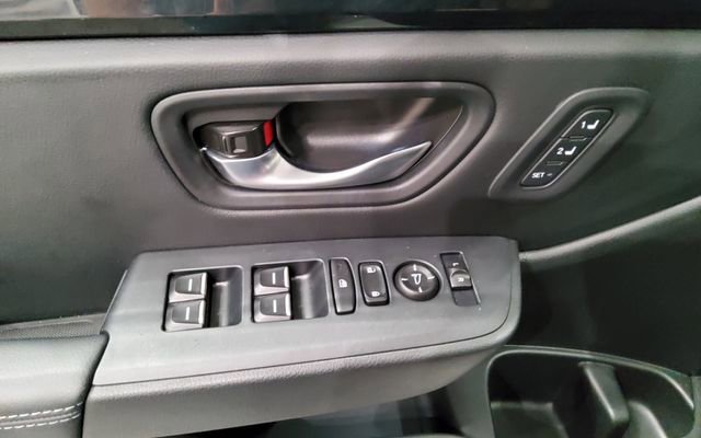 Used 2025 Honda Pilot Touring image 23
