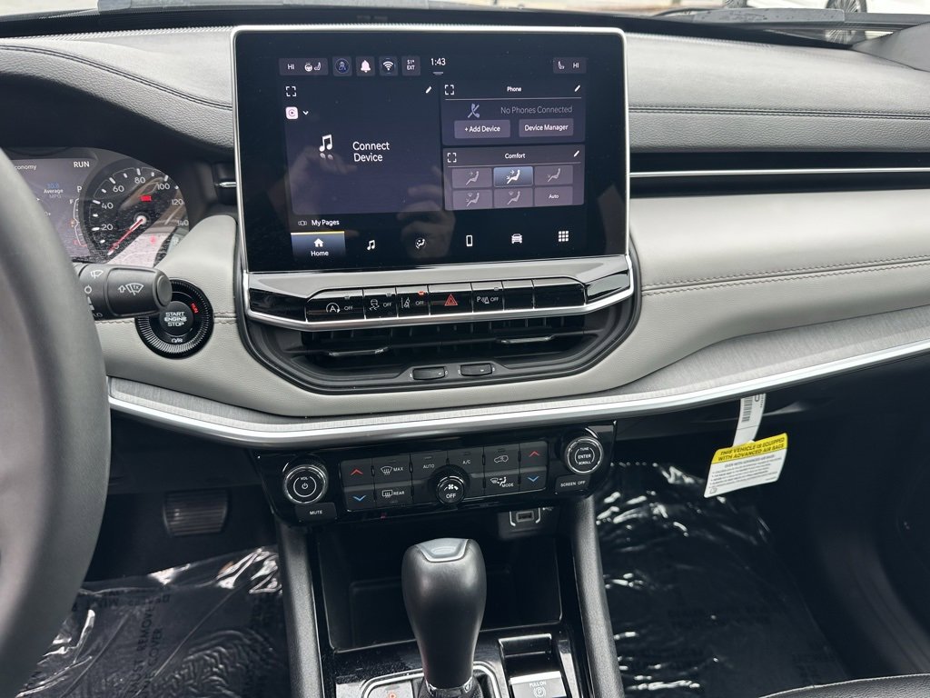 Used 2024 Jeep Compass Limited image 22