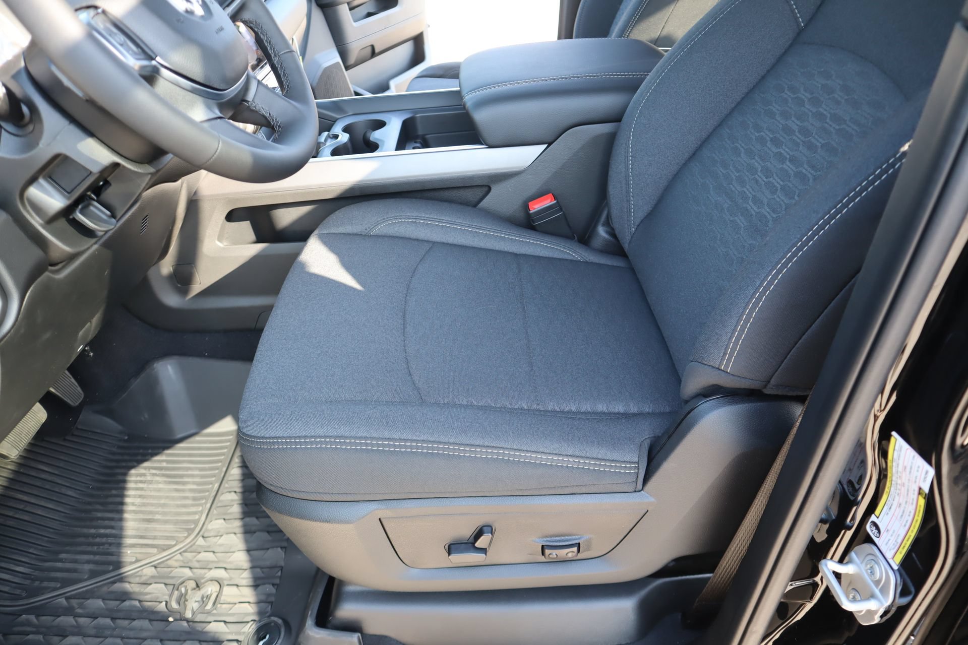New 2026 RAM 3500 Big Horn AWD/4WD image 12