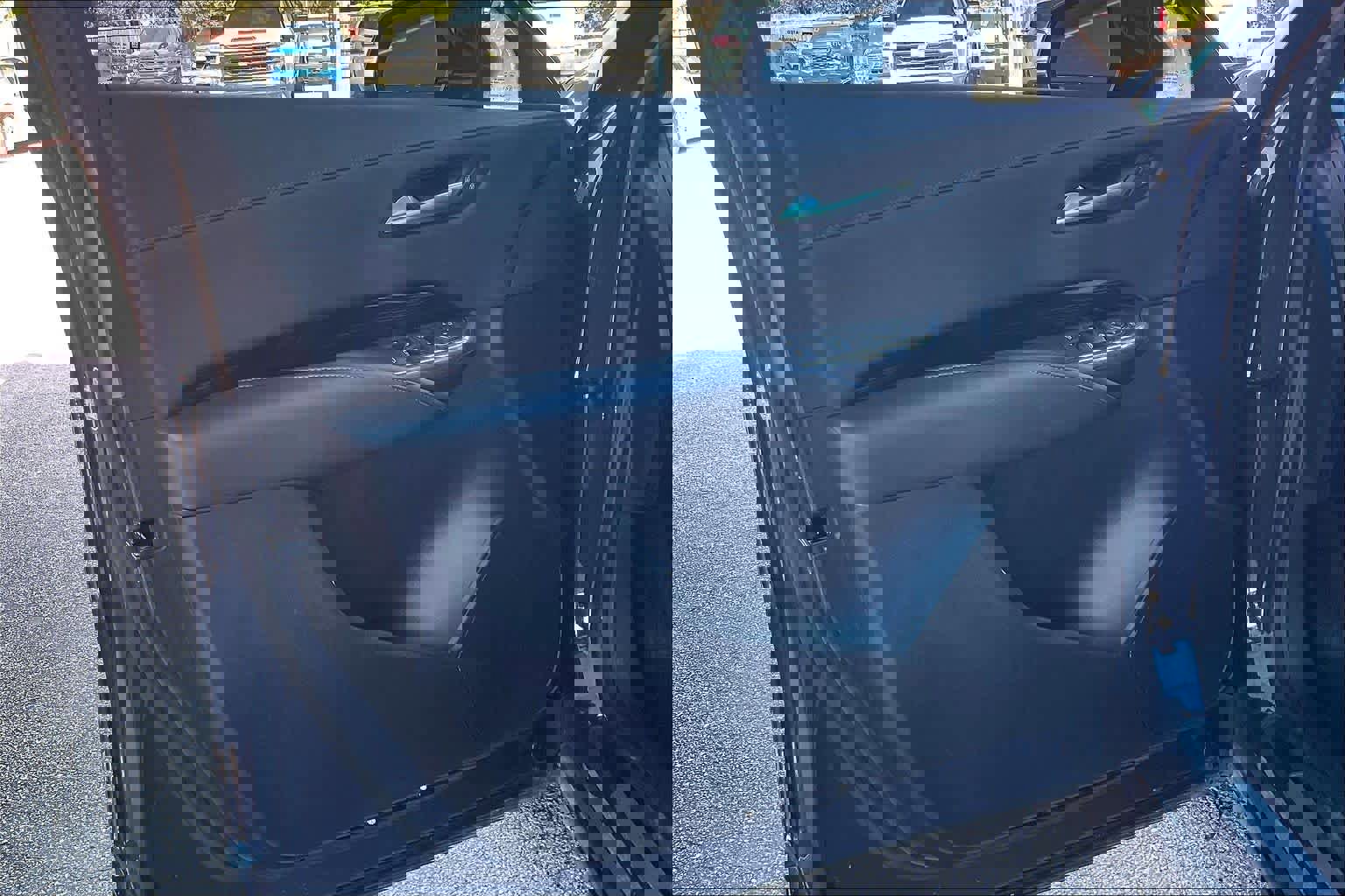 Used 2024 Cadillac XT4 Luxury w/ Cold Weather Package image 21