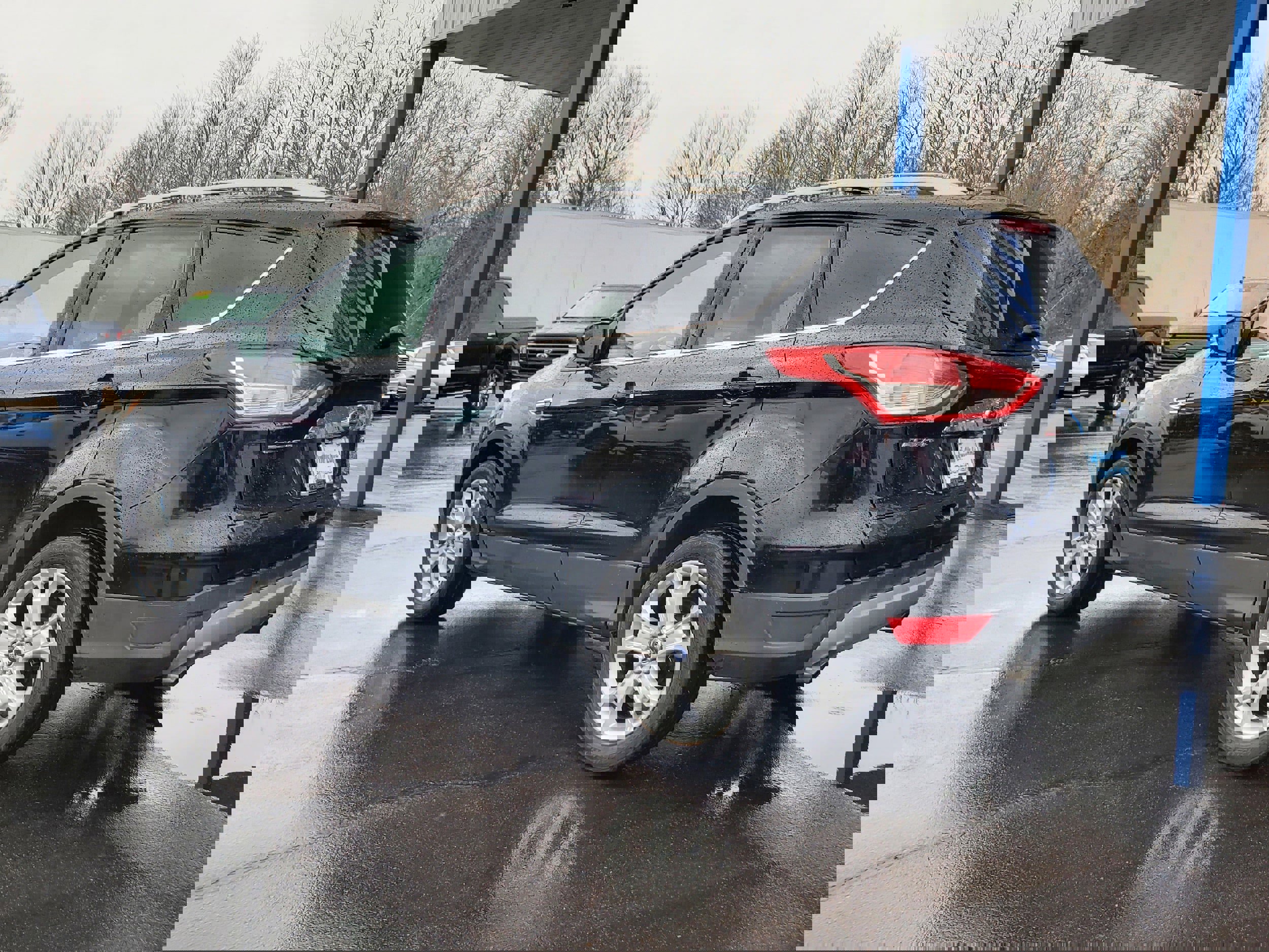 Used 2016 Ford Escape Titanium image 3