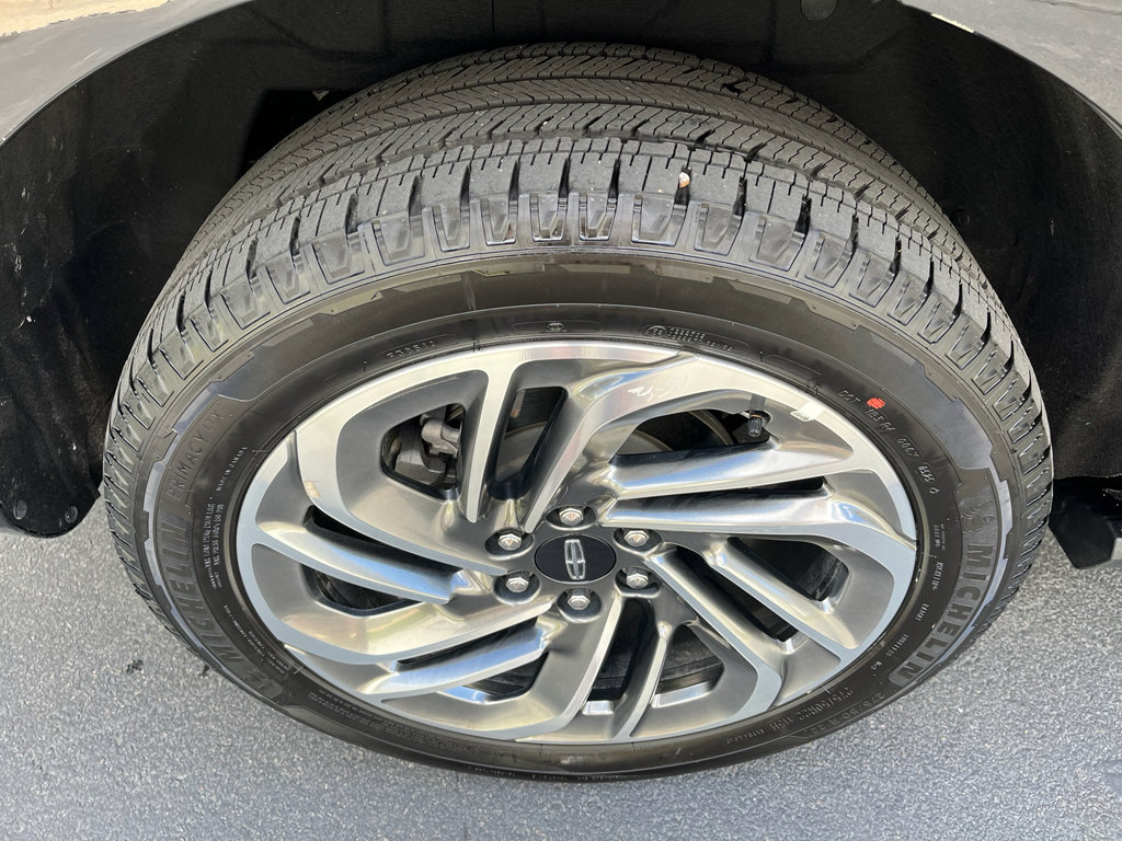 Used 2025 Lincoln Navigator Reserve image 14