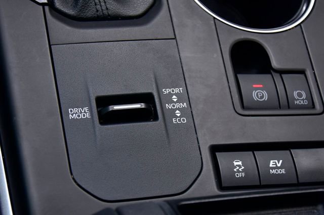 Used 2022 Toyota Highlander XLE image 28