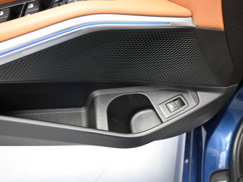 Used 2021 BMW 330i Sedan w/ Premium Package image 15