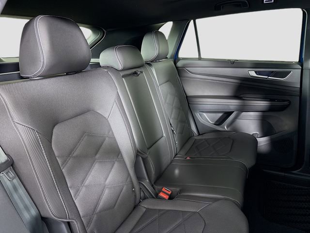 New 2025 Volkswagen Atlas Cross Sport SE image 27