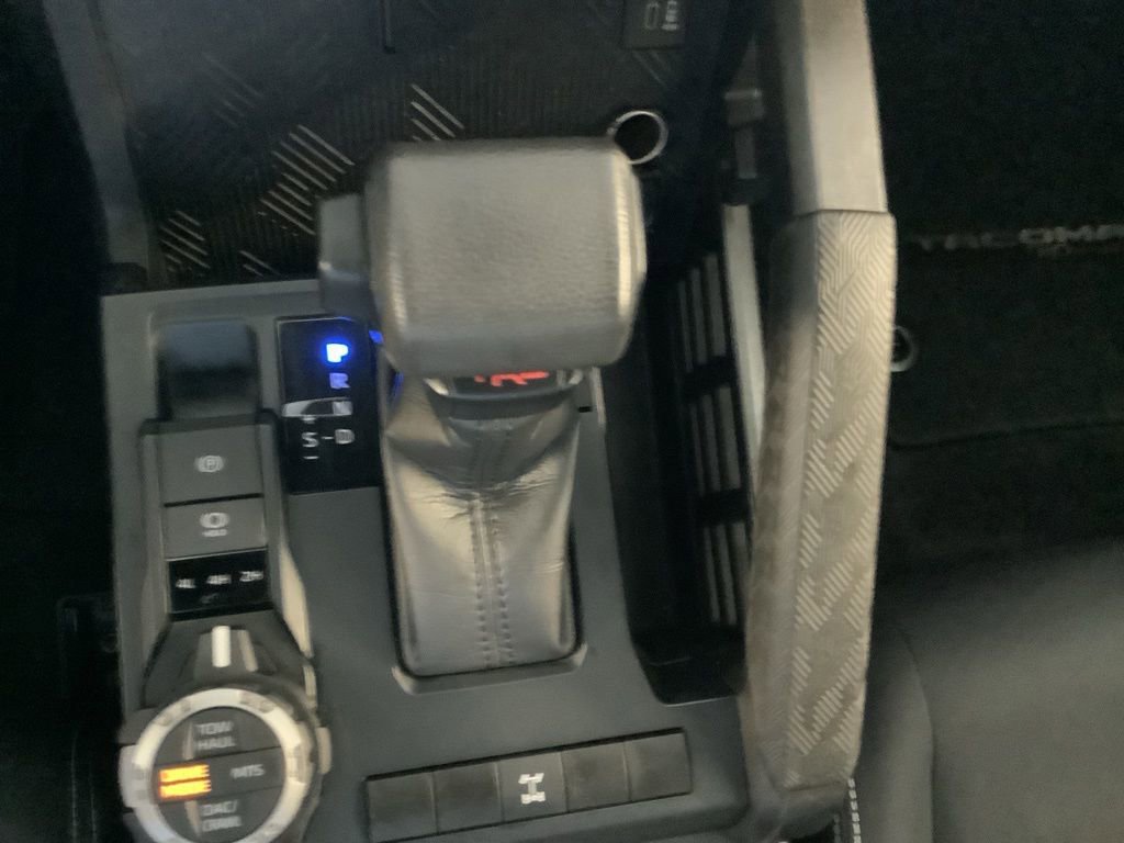 Used 2024 Toyota Tacoma TRD Off-Road image 22