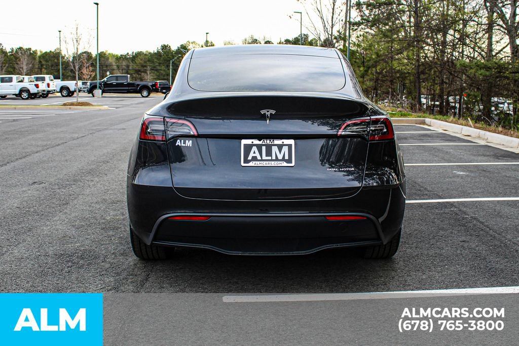 Used 2024 Tesla Model Y Long Range AWD/4WD image 11