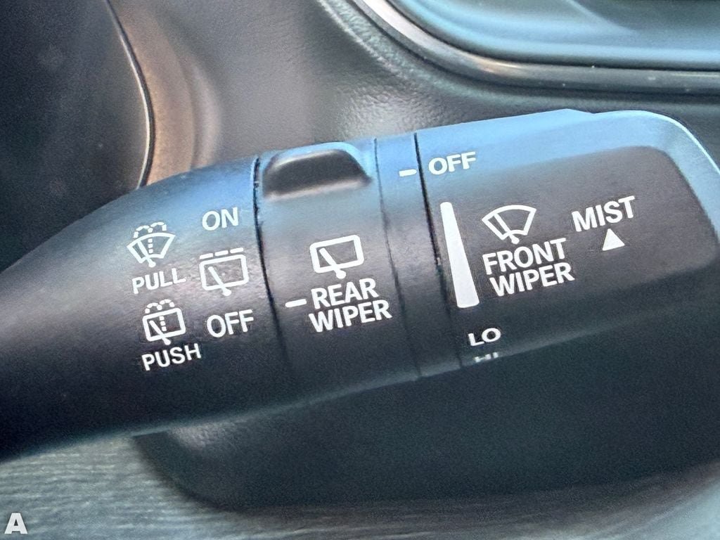 Certified 2024 Jeep Grand Cherokee Overland w/ Luxury Tech Group IV AWD/4WD image 29