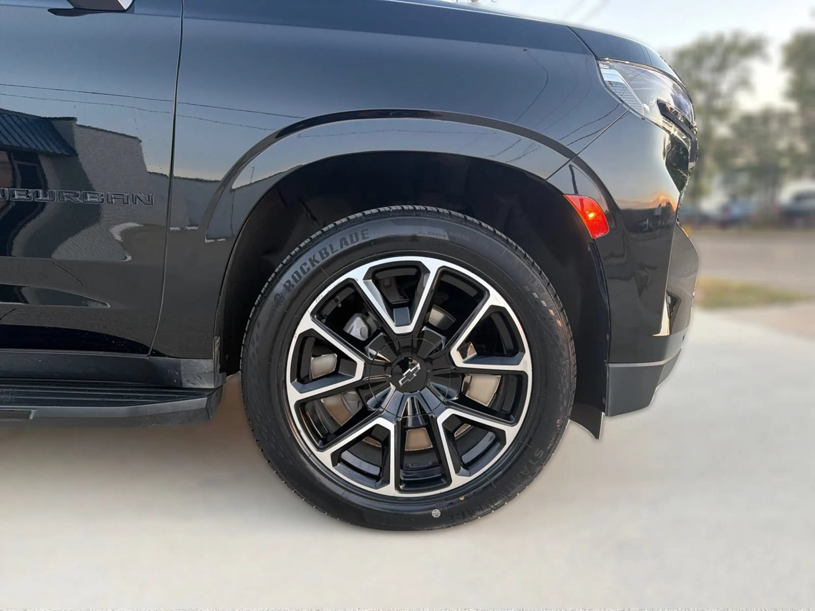 Used 2024 Chevrolet Suburban RST RWD image 27