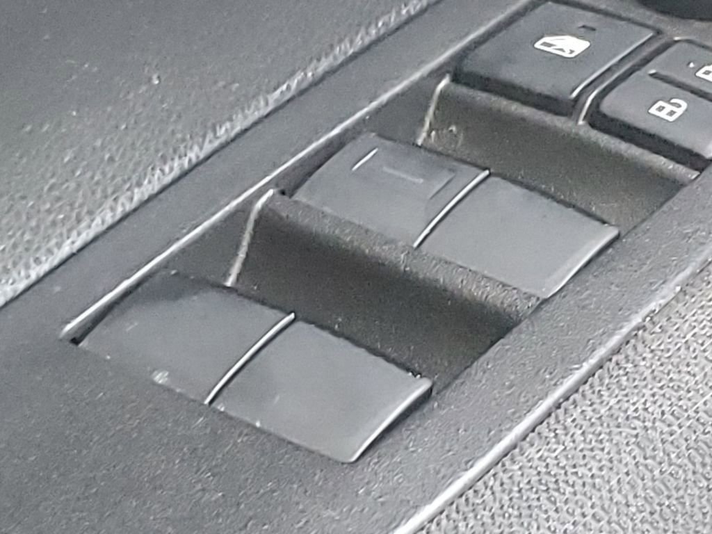 Used 2023 Toyota Corolla LE image 34