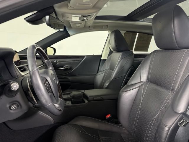 Used 2021 Lexus ES 350 Ultra Luxury w/ Accessory Package 2 FWD image 5