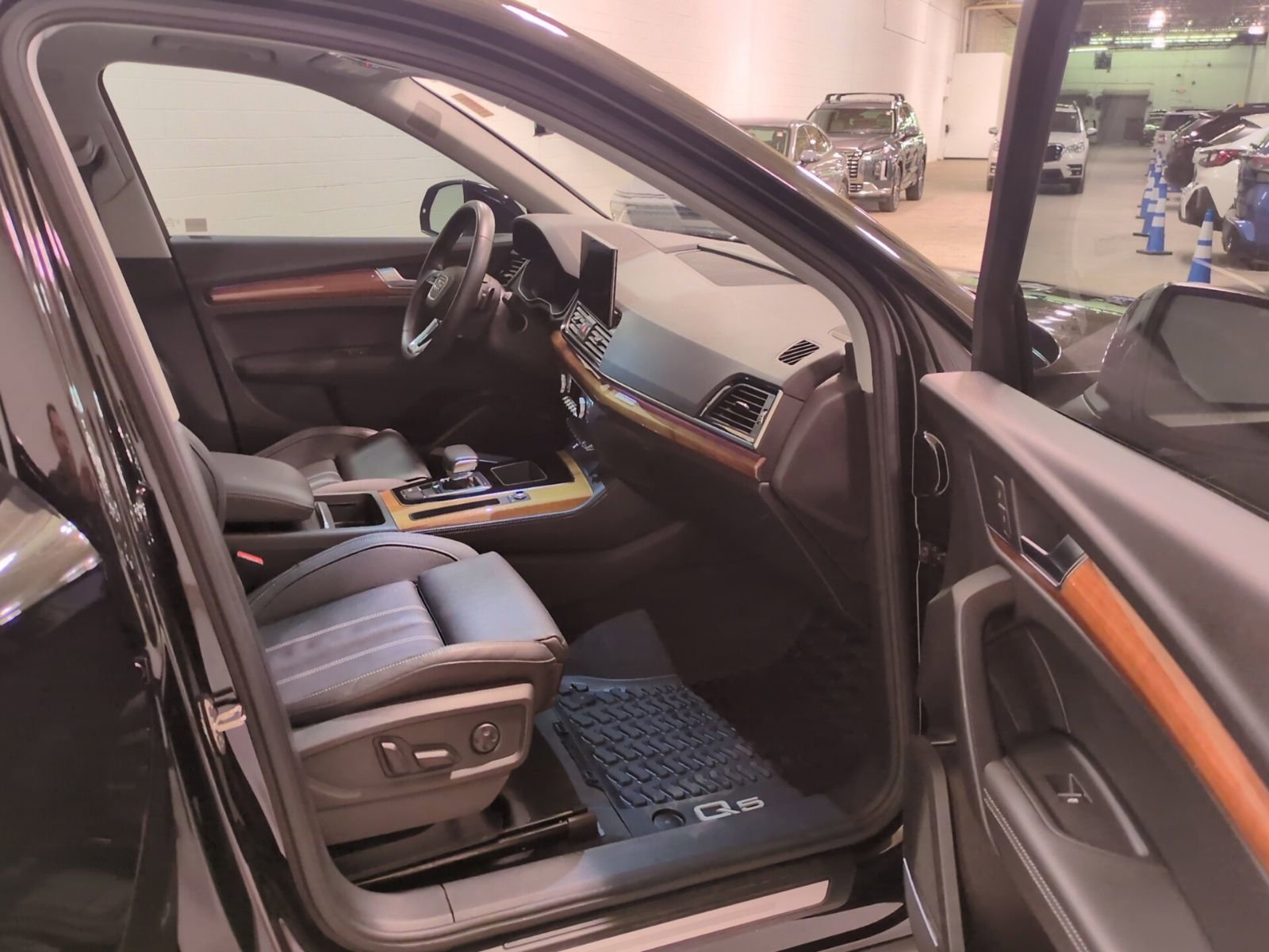 Used 2021 Audi Q5 Prestige w/ Prestige Package image 10