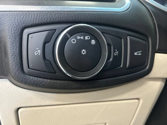 Used 2017 Ford Edge Titanium w/ Equipment Group 301A AWD/4WD image 18