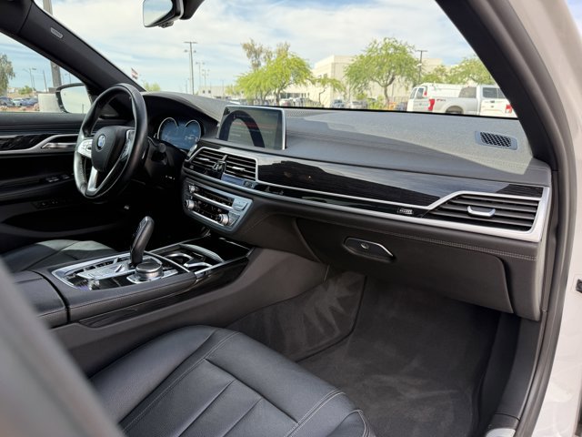 Used 2019 BMW 740i w/ M Sport Package RWD image 12