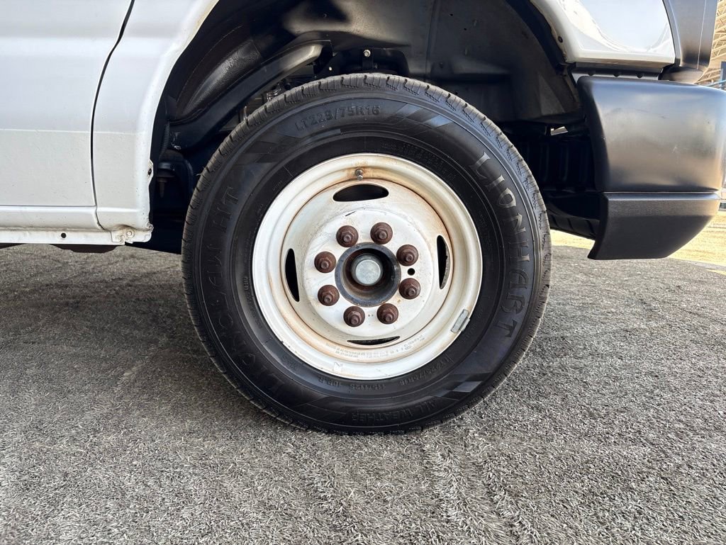 Used 2017 Ford E-350 and Econoline 350 Super Duty RWD image 18