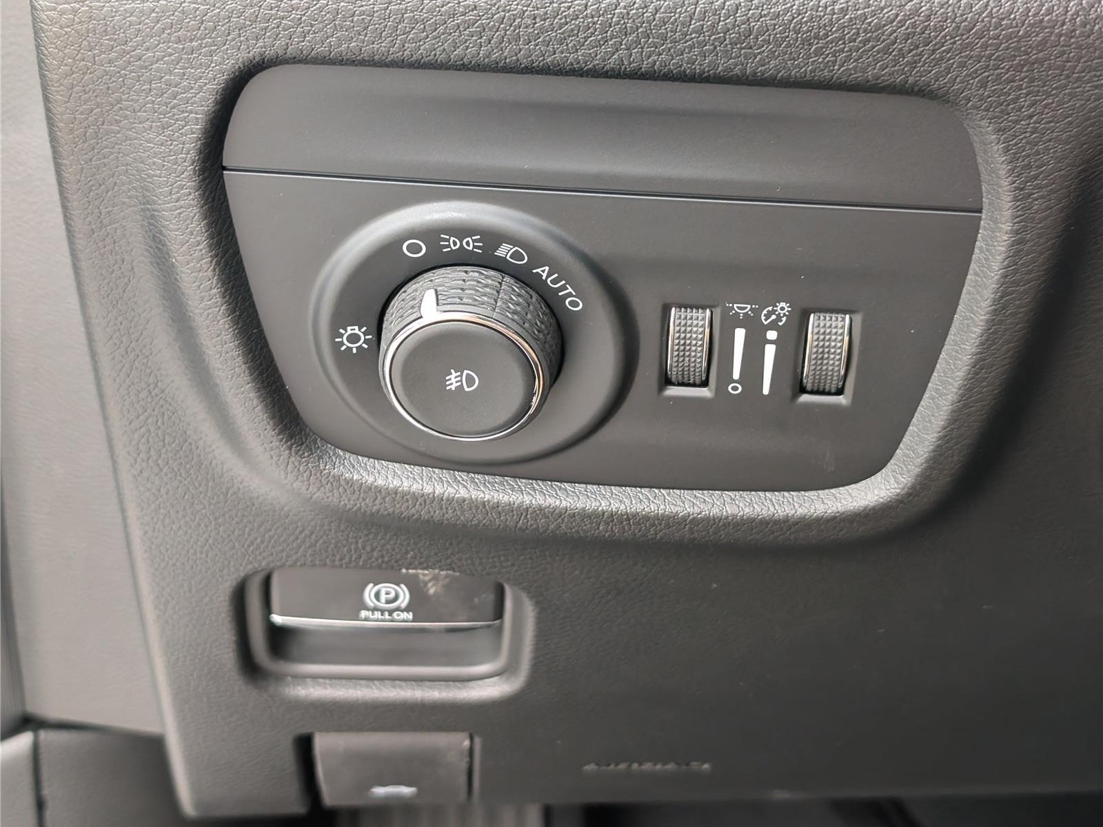 New 2026 Jeep Grand Cherokee Limited AWD/4WD image 18