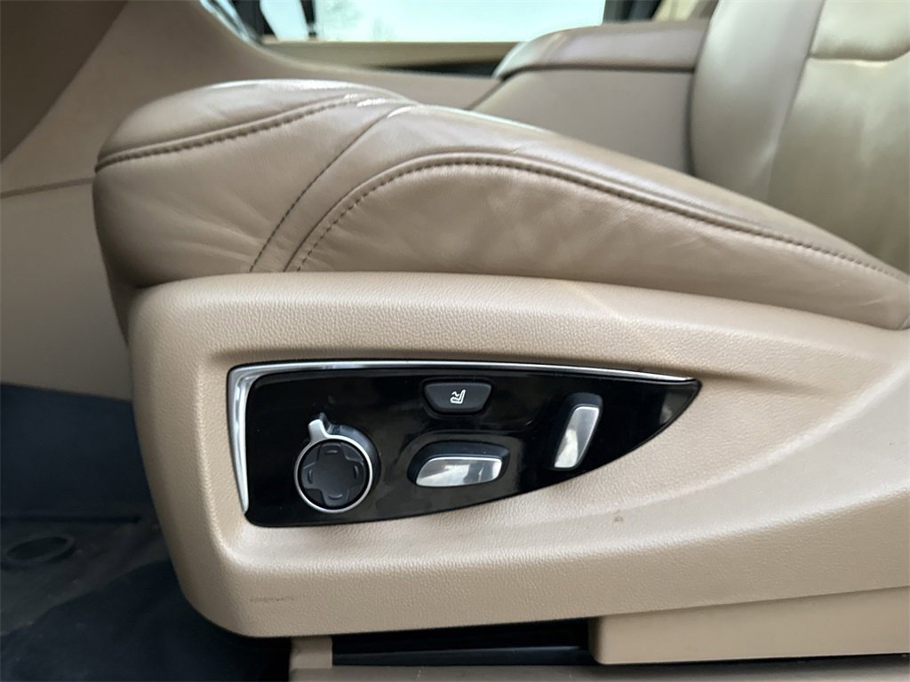 Used 2019 Cadillac Escalade ESV Platinum image 25